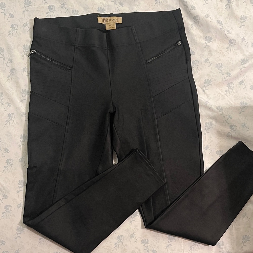 Democracy Black Leggings with Zipper Details